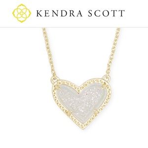 Kendra Scott Ari Heart Gold Short Pendant Necklace